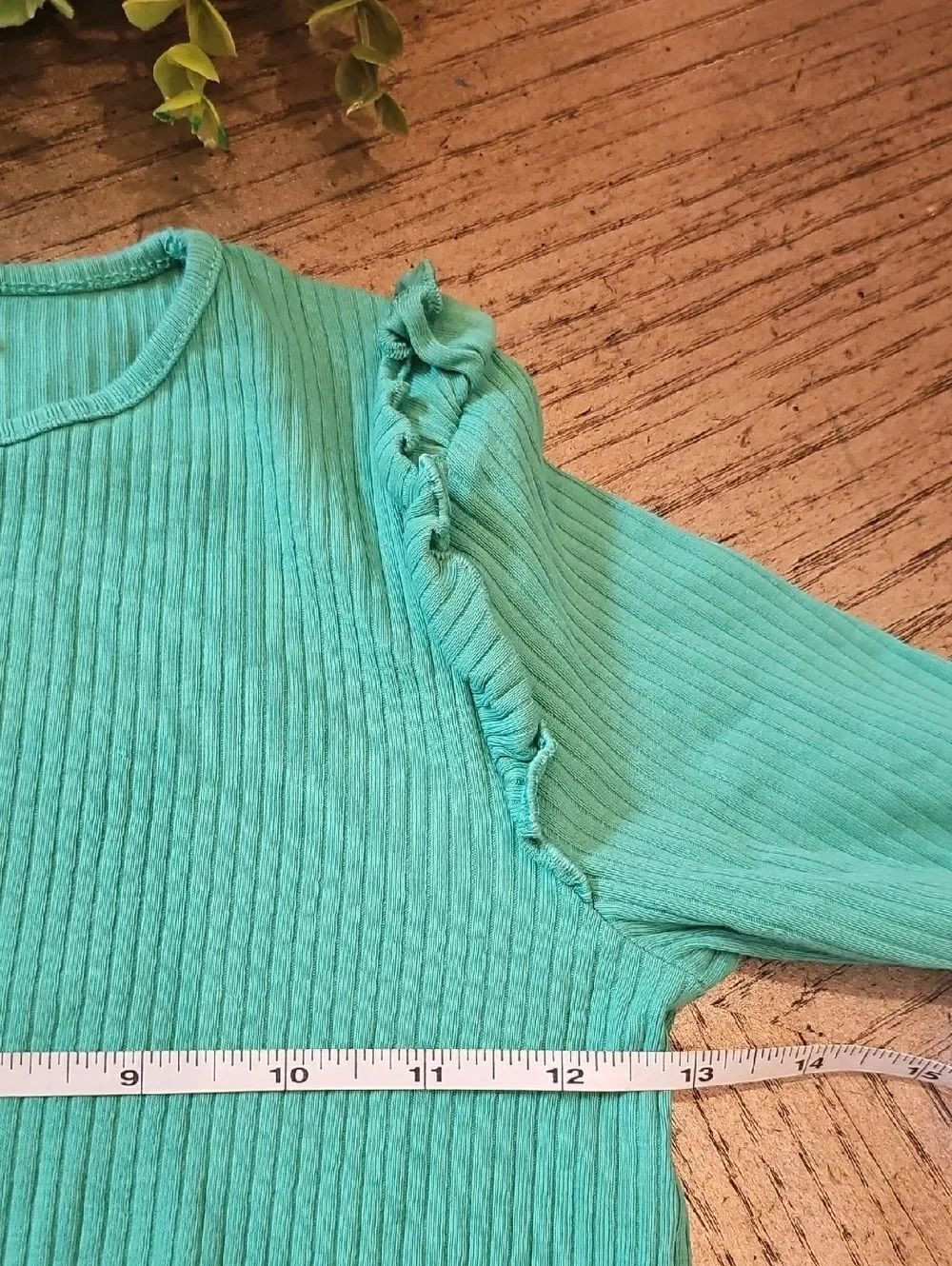 H&M Turquoise Green Ribbed Knit Top with Ruffle Trim Size 8/10 - Picture 3 of 7